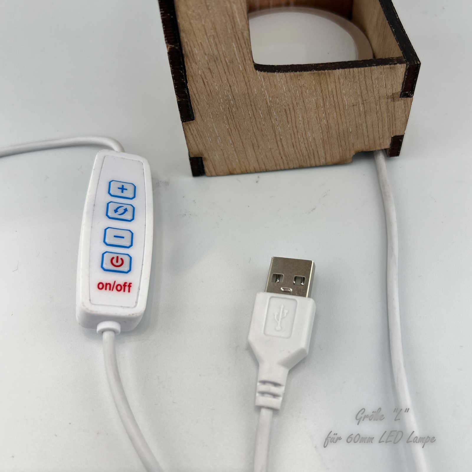 Mitgelieferte dimmbare USB-LED-Lichtquelle mit An/Aus-Schalter (Bambu Lab LED Lamp Kit 001)