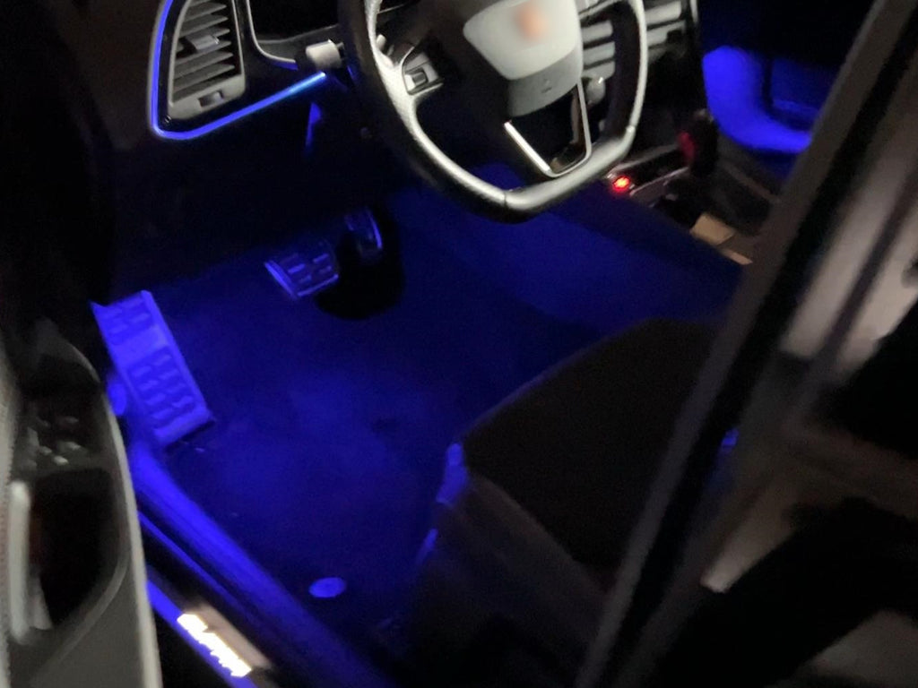 Fußraumbeleuchtung Seat Leon 5F mit Originalsteuerung