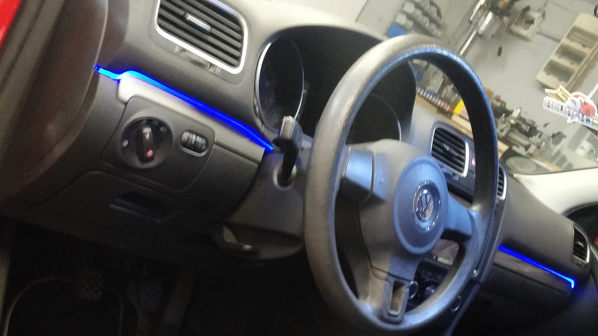 Ambientelicht Armaturenbrett Nahaufnahme mit Lichtleiter, Golf6